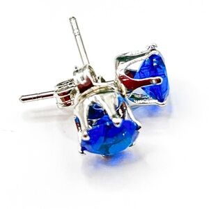 NWOT Sterling silver 6mm blue stud earrings